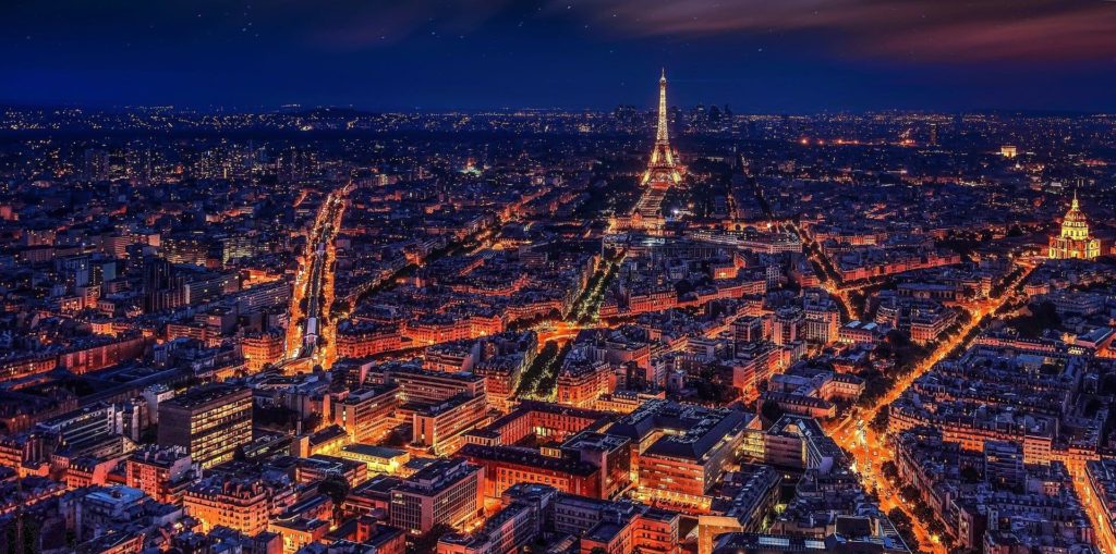 15分都市を目指すパリの夜景
